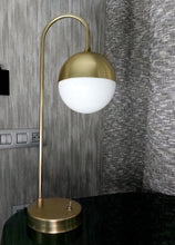 Load image into Gallery viewer, Golden Apple Lamp
