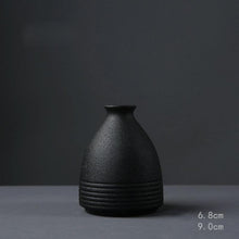 Load image into Gallery viewer, Black ceramic vase
