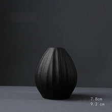 Load image into Gallery viewer, Black ceramic vase
